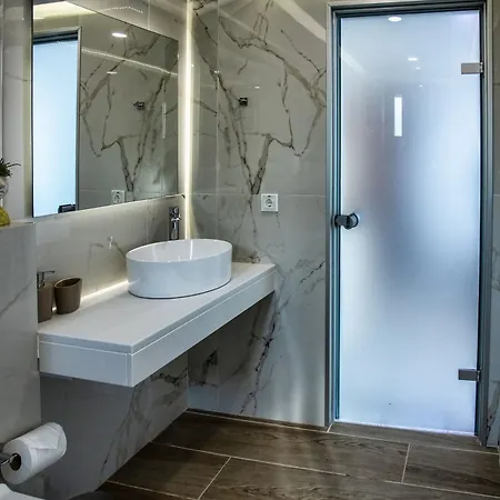 Mary & Mary Royal Aparthotel 3*