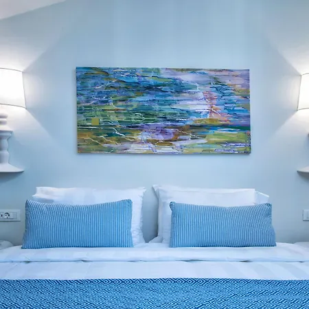 Mary & Mary Royal Aparthotel